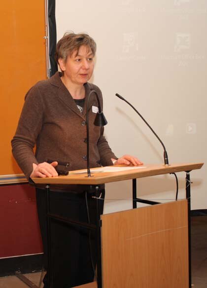 Landesarchäologin Dr. Regina Smolnik begrüßte die 140 Tagungsteilnhemer aus dem In- und Ausland.