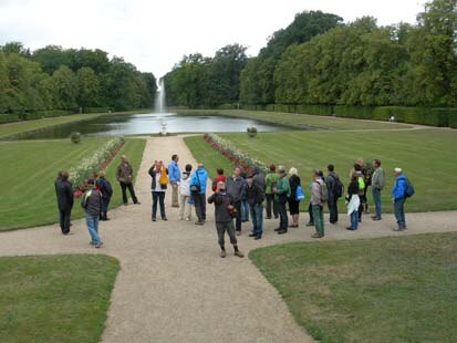 Zwischen Artemis und Apollon im Park des Grafen Wackerbarth von Zabeltitz.