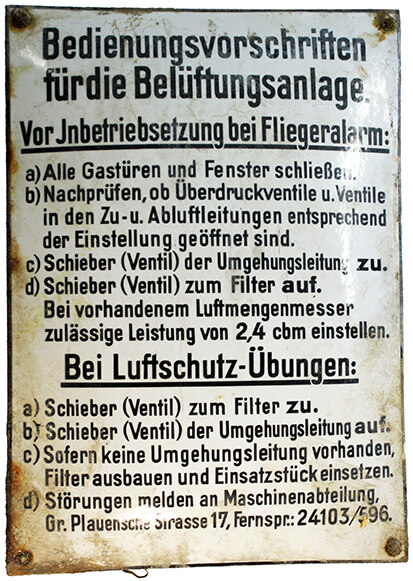 Die Bedienungsanleitung für die Belüftungsanlage des Luftschutzbunkers unter der Markthalle fand sich fast unversehrt im Kriegsschutt.