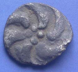 Kopfseite der Münze mit »Büschelmotiv«.