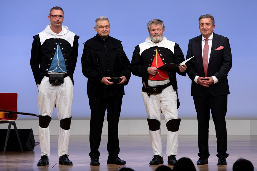 Jörg Weller, stellvertretender Vorsitzender des NABU Kirchberg; Gerd Böhm, langjähriges Vereinsmitglied; Wolfgang Prehl, Vereinsvorsitzender; Dr. Gunnar Schellenberger, Präsident des DNK.