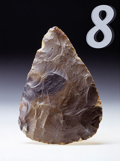 Der Faustkeil von Sprotta, Kr. Nordsachsen, wurde durch Zufall in einem Kieswerk entdeckt.