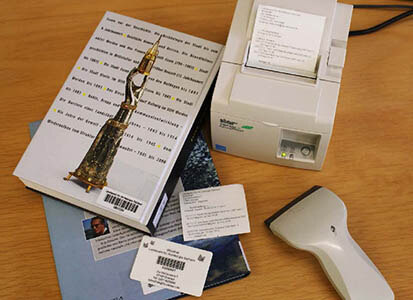 Das neue Buchungssystem der Bibliothek mit Barcode und Scanner