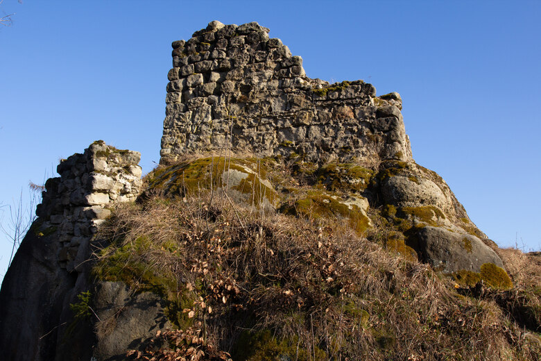Ansicht der Burgruine Karlsfried