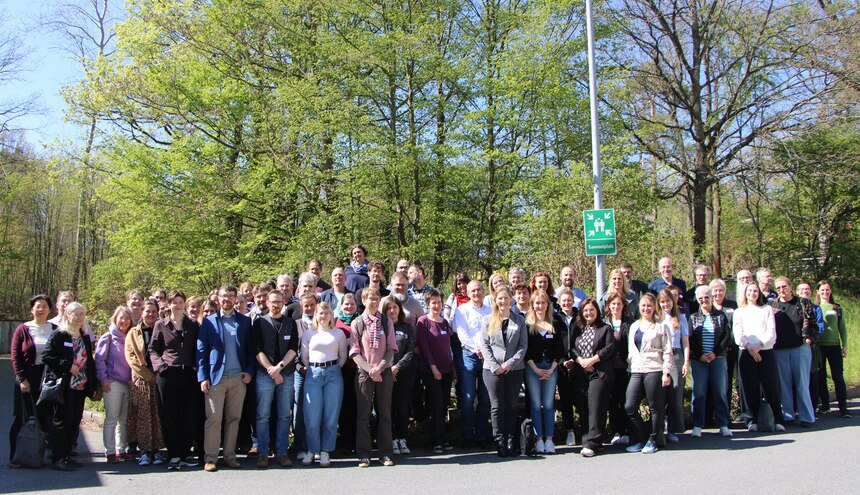 Gruppenfoto der Tagungsteilnehmerinnen und -teilnehmer