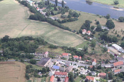 Zehren, Lkr. Meißen, hochmittelalterliche Wallburg mit vorgelagerten Gräben (11.-12. Jh.), Aufnahme vom 26. Juni 2018.