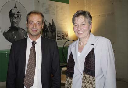  Herr Rainer Büchsenstein, kaufmännischer Direktor und Dr. Regina Smolnik, Landesarchäologin.