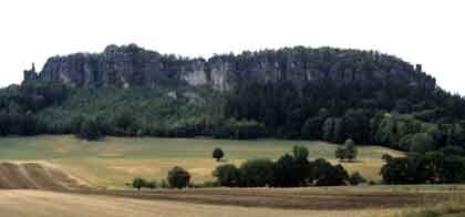 Der Pfaffenstein von Süd-Osten.